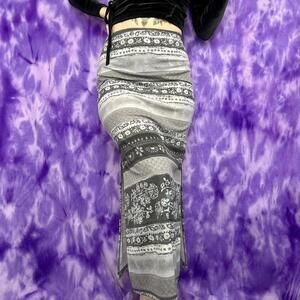 Vtg y2k grey tones stripe printed floral maxi skirt